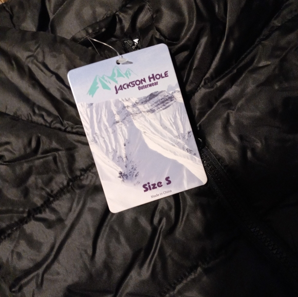 NWT Jackson Hole Puffer Vest - Picture 3 of 5